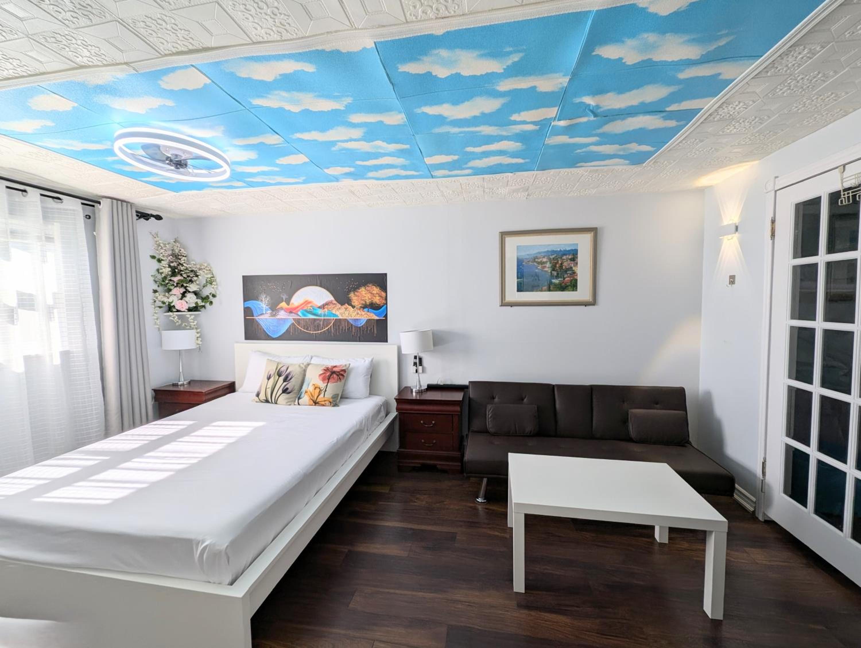 Cozy and Quiet Homestay with Private Bathroom