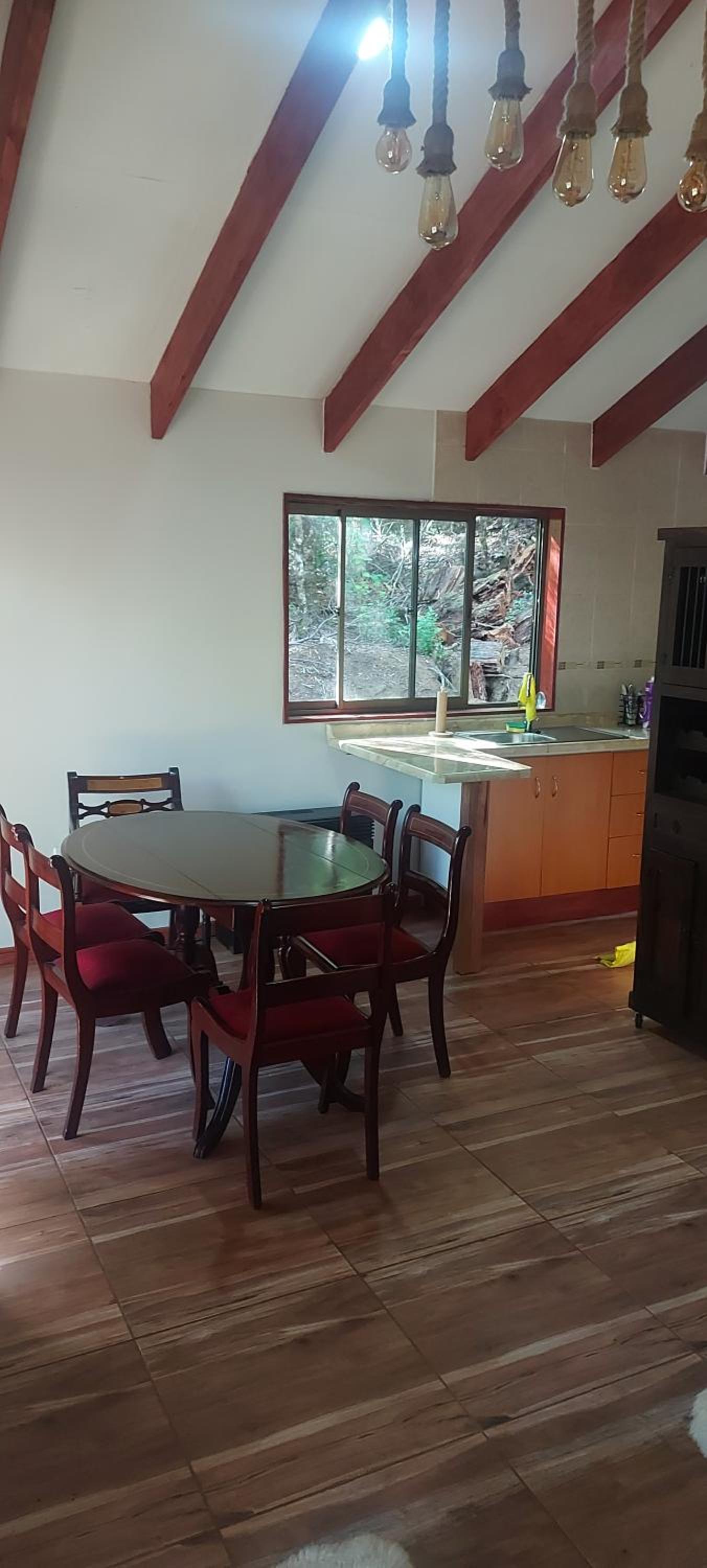 Cafeteria y Cabañas Eluney - Coighue