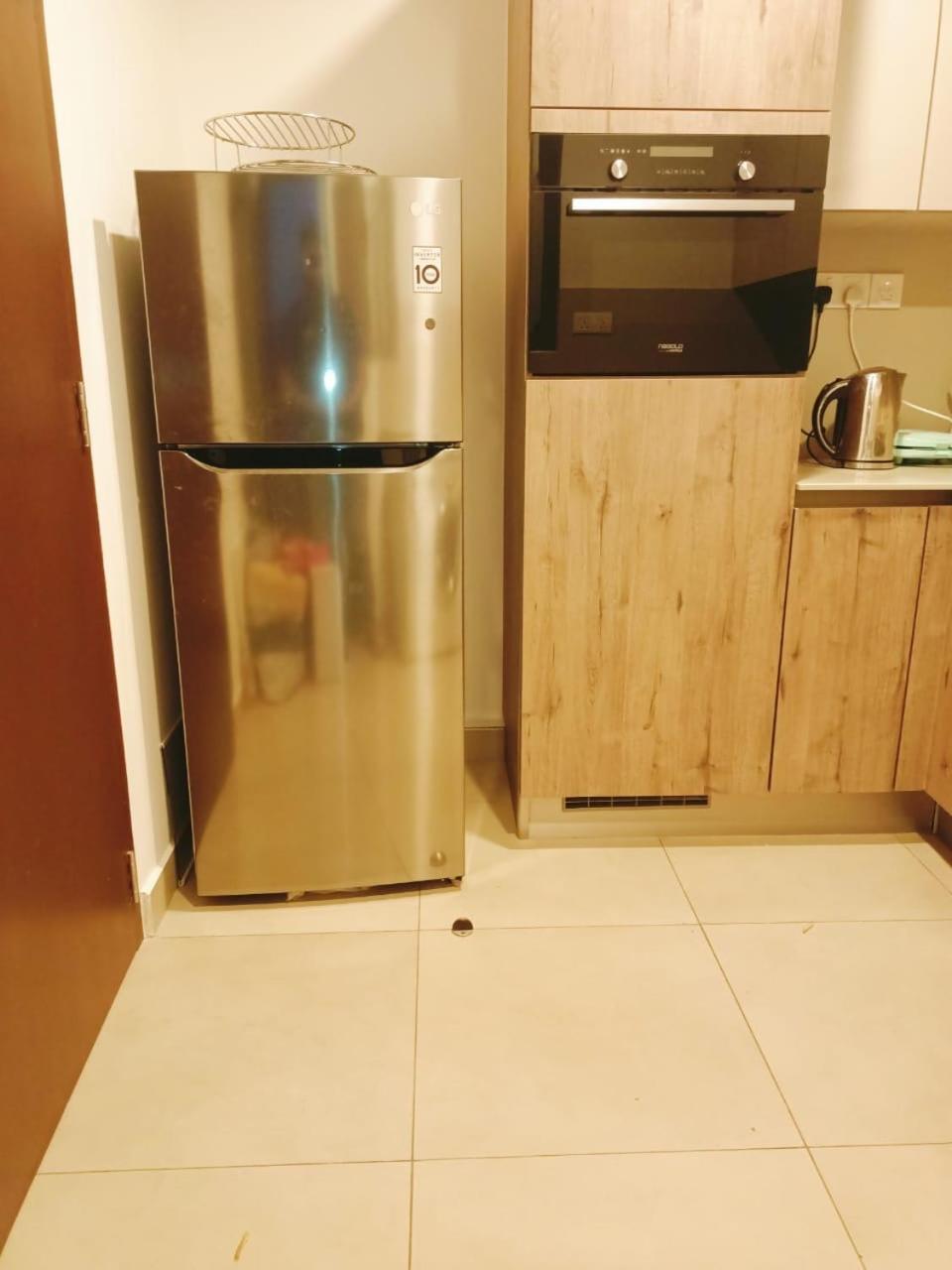 2 Bed Room Fully furnished luxury apartment at downtown Colombo 2 view 4
