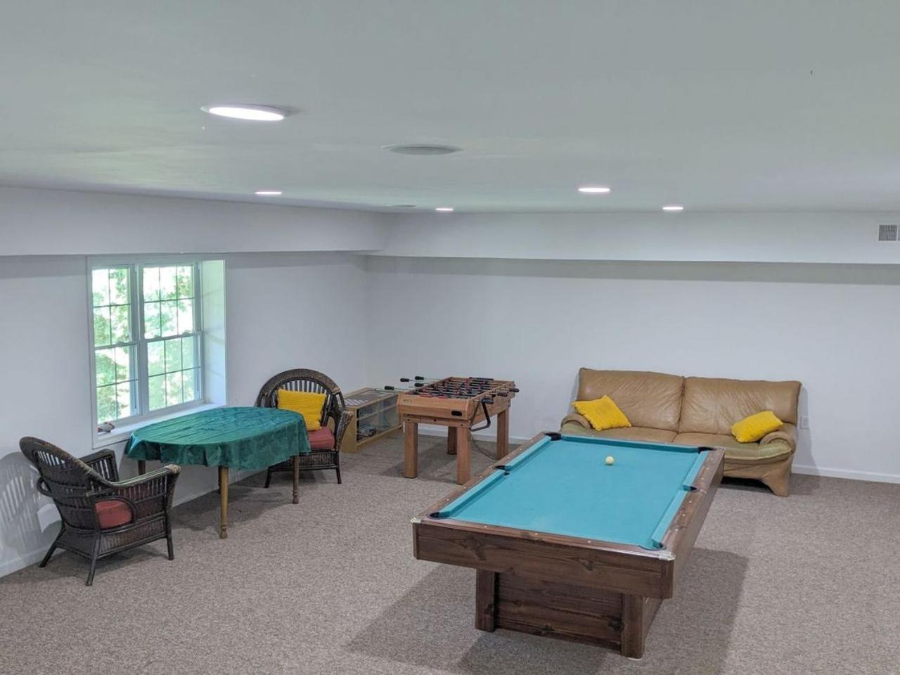 Cheerful 4Br Water View Lakehouse with Dock & More view 4