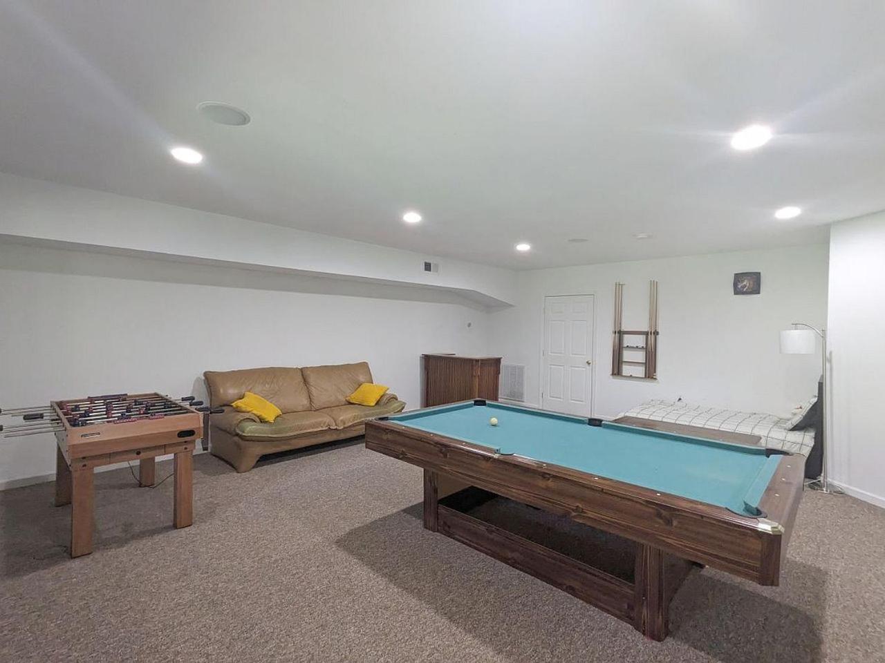 Cheerful 4Br Water View Lakehouse with Dock & More view 3