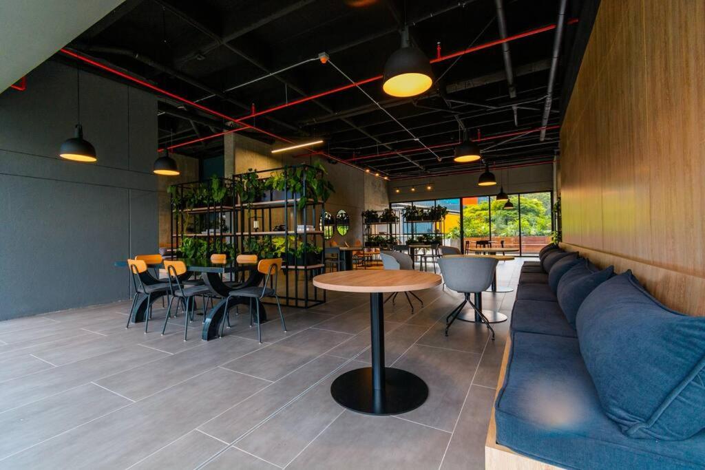 Hermosa Suite CoWork - Gym-WifI El Poblado