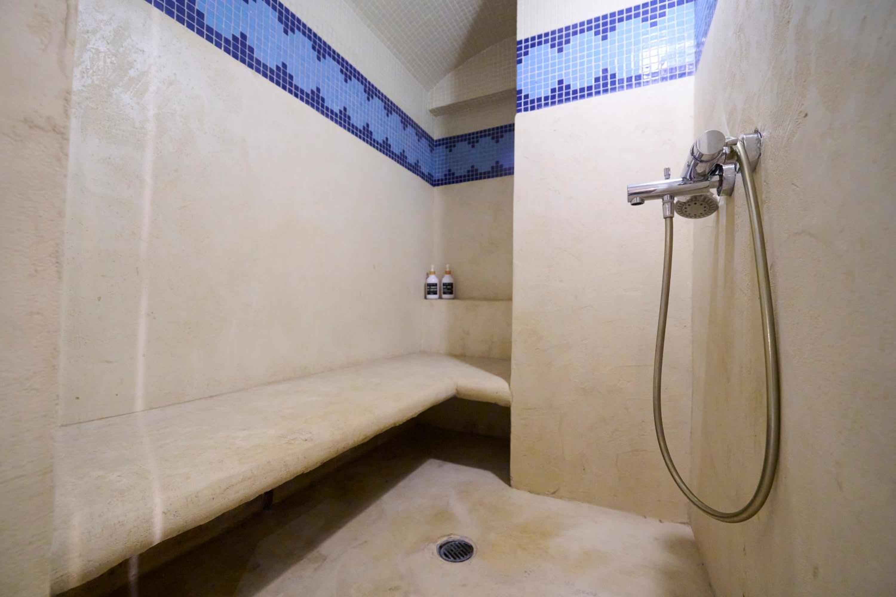 Ma Maison No8 Downtown Villa, Indoor Heated Pool