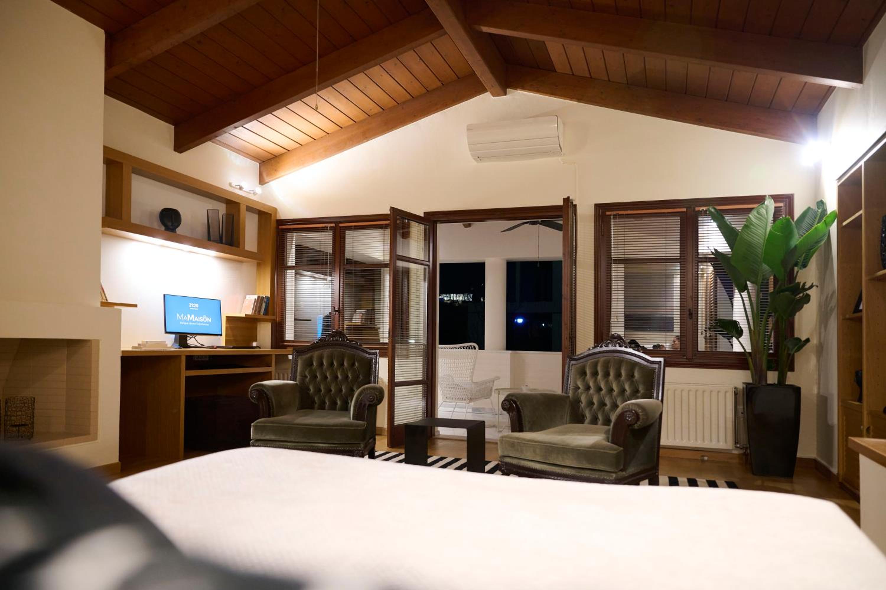 Ma Maison No8 Downtown Villa, Indoor Heated Pool