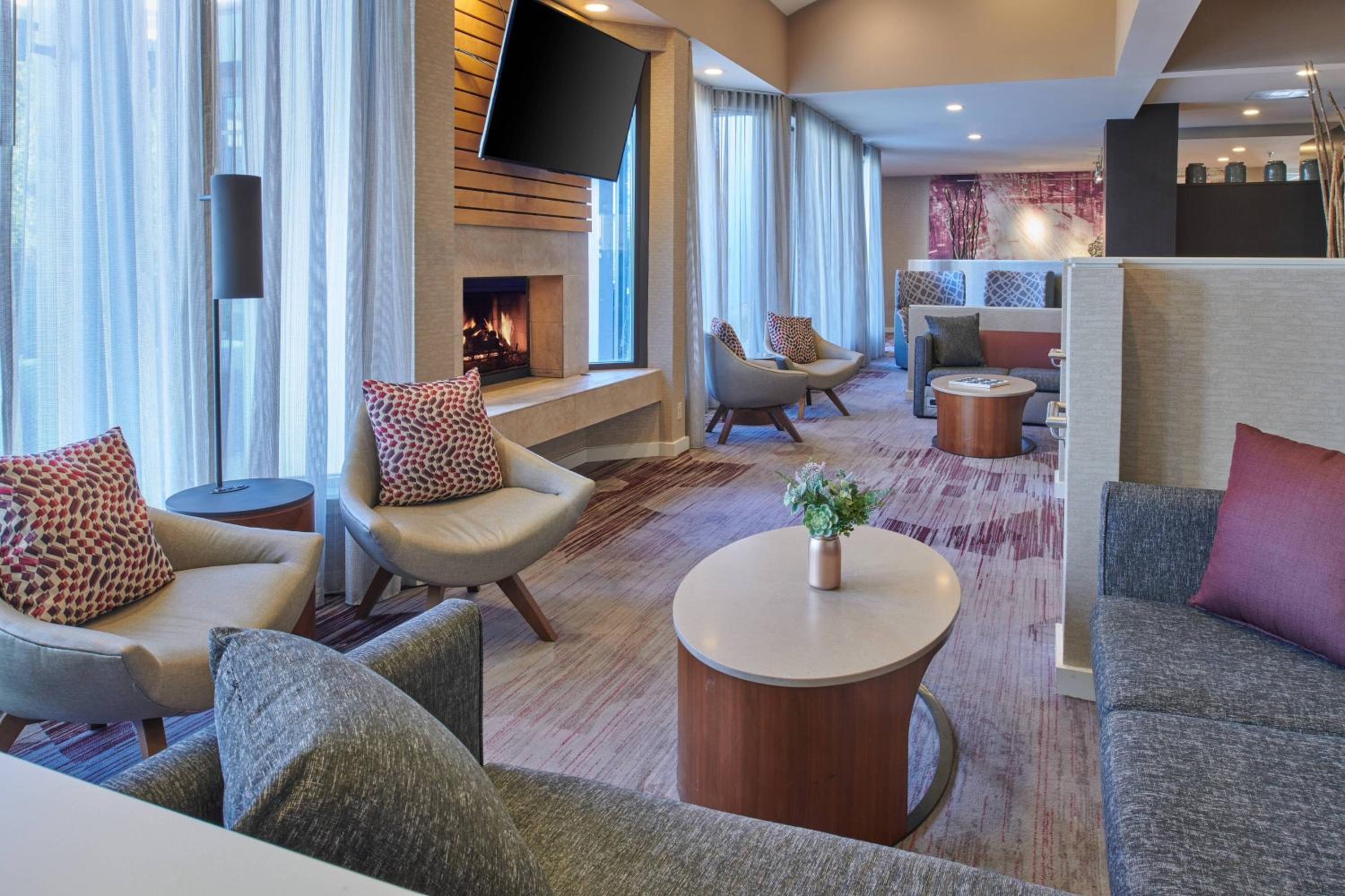 Detroit Vacations - Courtyard by Marriott Detroit Warren - Property Image 3