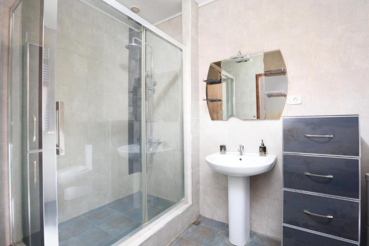 Abovyan stret 2 bedroom apt with balcony