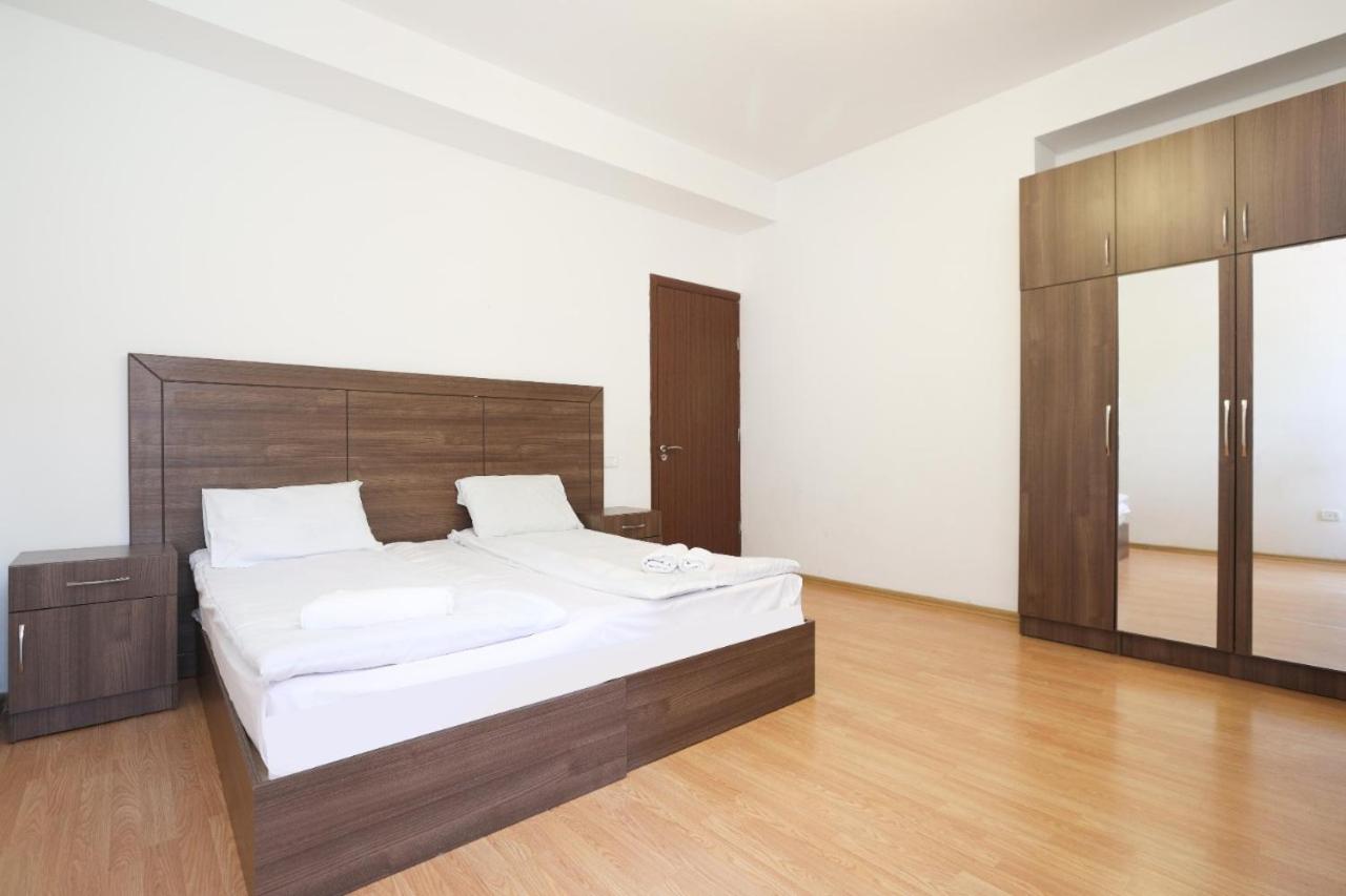 Abovyan stret 2 bedroom apt with balcony