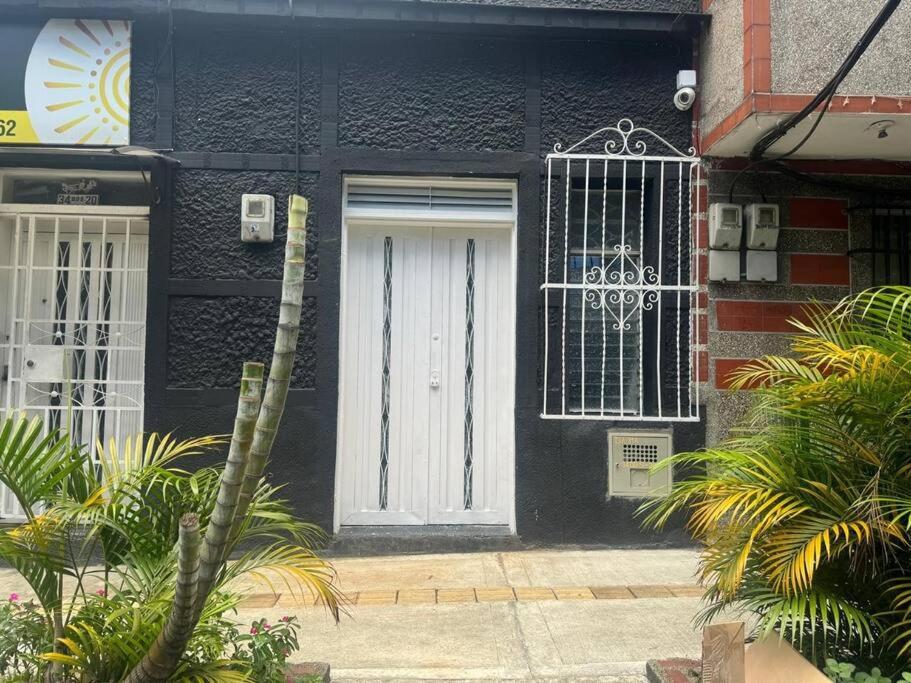 Loft Zen en Envigado apartamento moderno cerca al Poblado wifi rápido