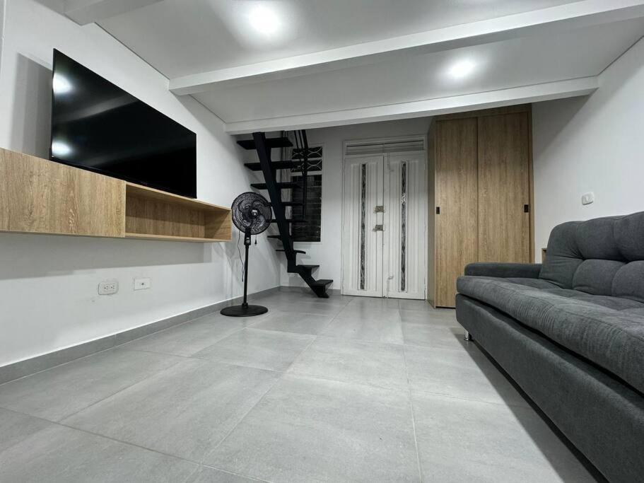 Loft Zen en Envigado apartamento moderno cerca al Poblado wifi rápido