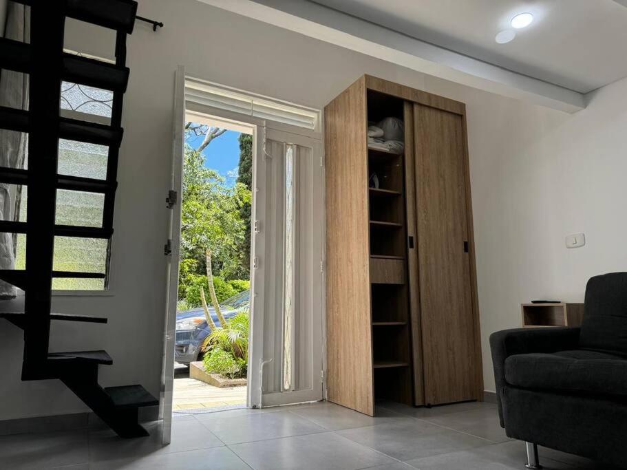 Loft Zen en Envigado apartamento moderno cerca al Poblado wifi rápido