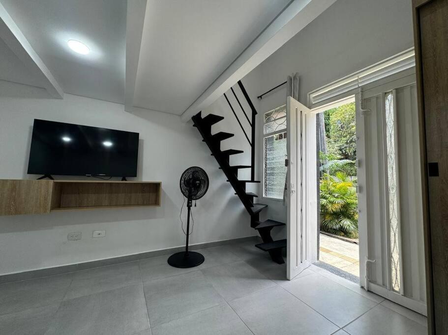 Loft Zen en Envigado apartamento moderno cerca al Poblado wifi rápido