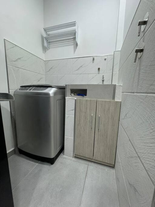 Loft Zen en Envigado apartamento moderno cerca al Poblado wifi rápido