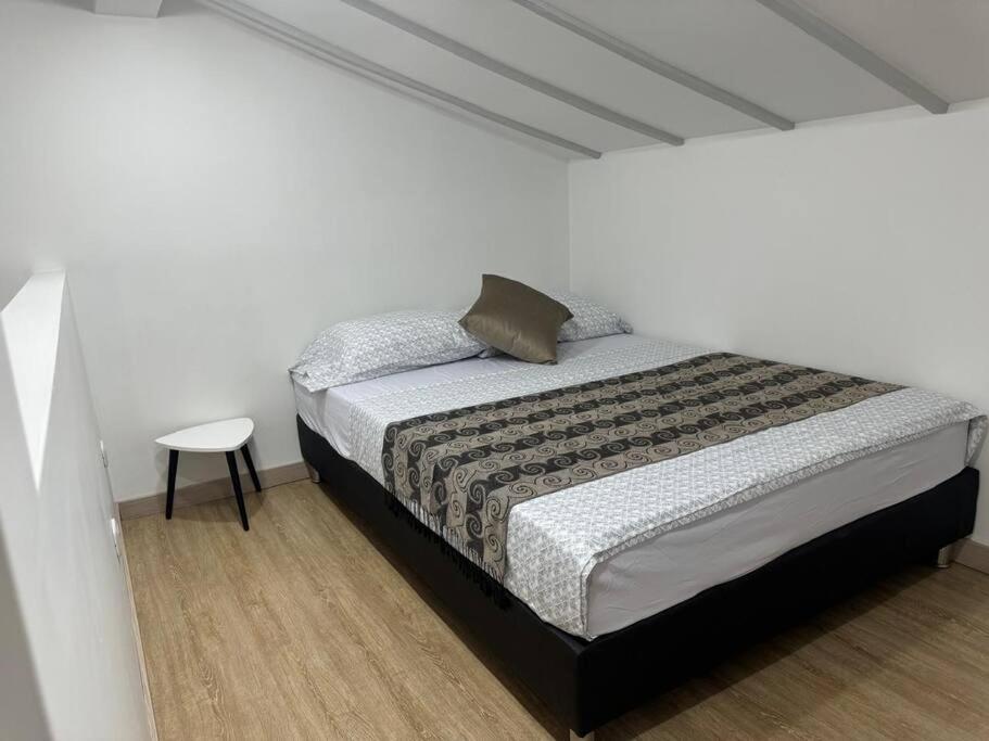Loft Zen en Envigado apartamento moderno cerca al Poblado wifi rápido