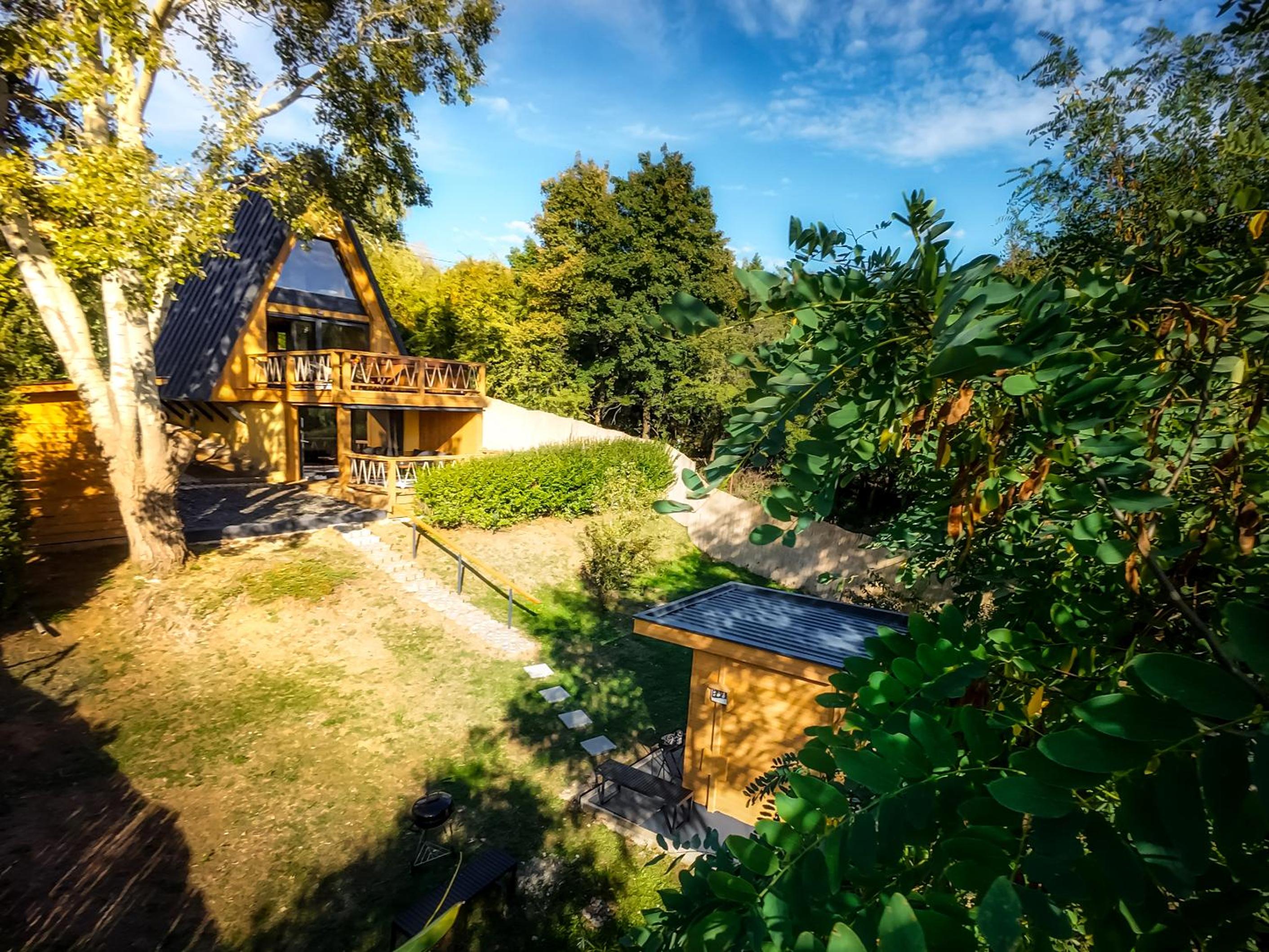 Panorámás Házikó