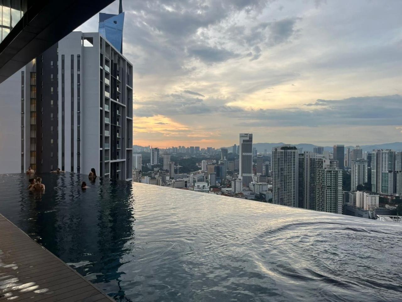 Luxury Suite Lucentia BBCC Infinity Pool