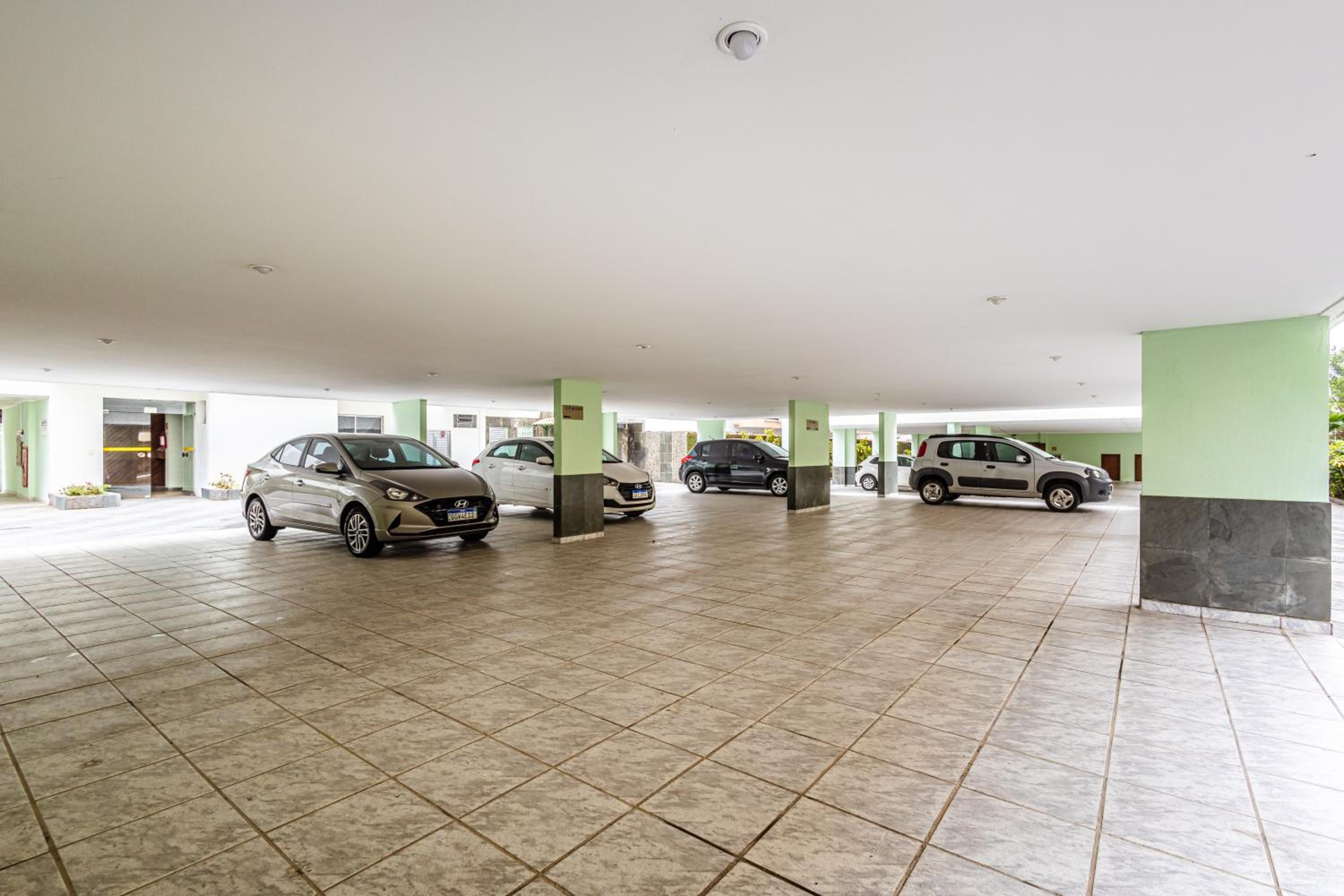 500m da Praia da Enseada,Excelente Localização Dom Pedro I,Próx Carrefour,Burguer King-Apto de 1Quarto,Ar Cond,Cozinha Completa,Varanda ,Estacionamento,Por