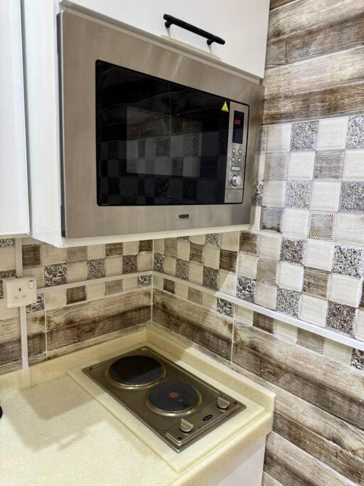 2BR - 3 Beds nearby Al Jawhara International view 2