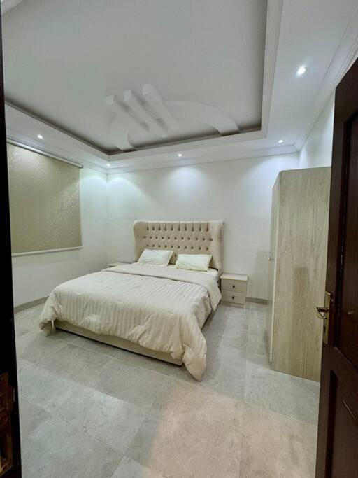 2BR - 3 Beds nearby Al Jawhara International view 4