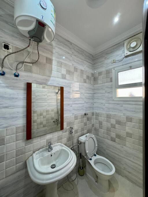 2BR - 3 Beds nearby Al Jawhara International view 5