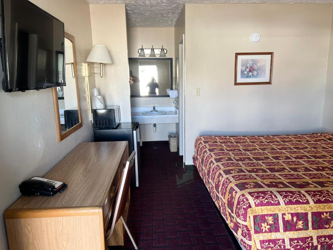 Economy Inn McCook