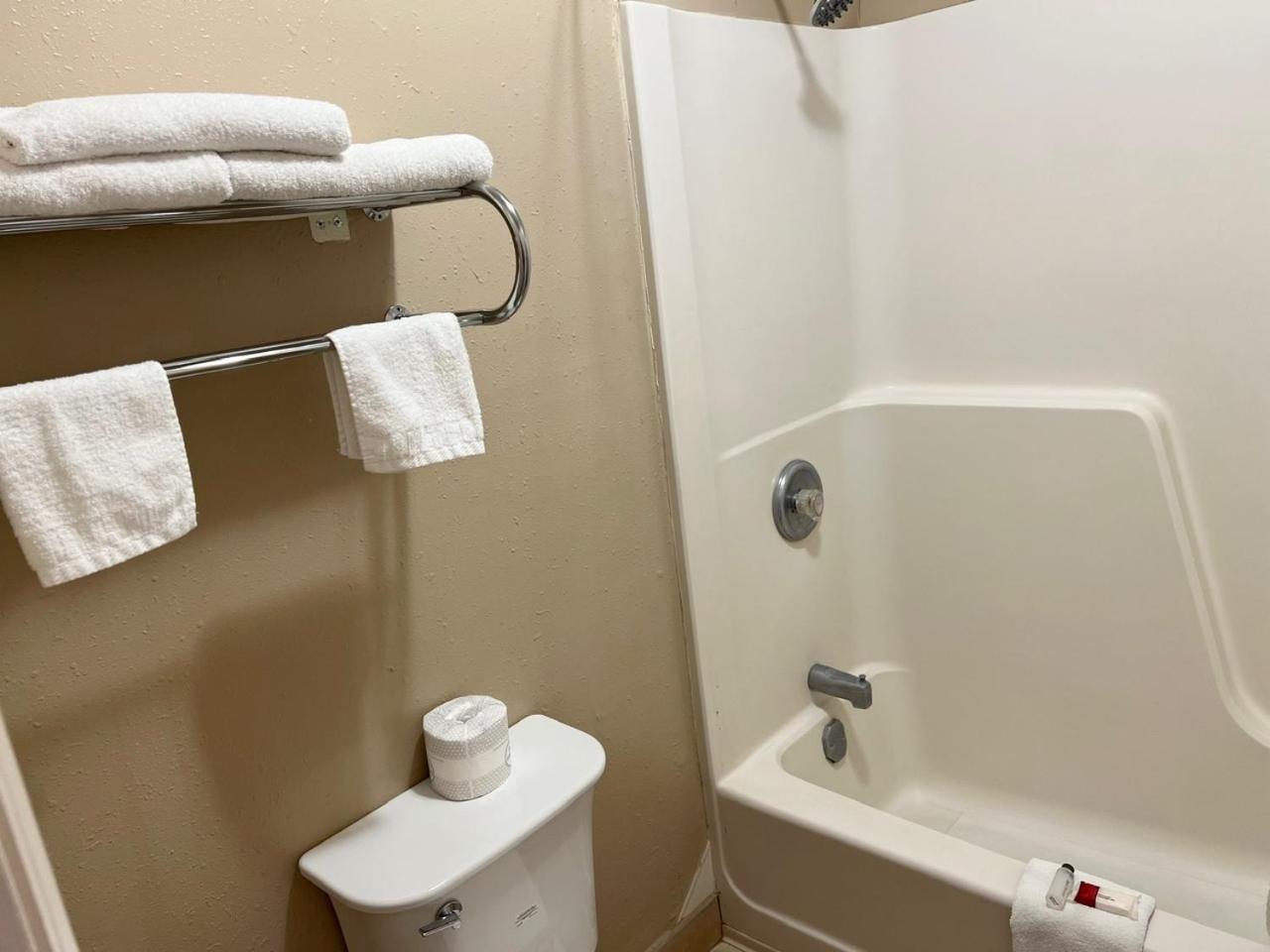 Economy Inn McCook