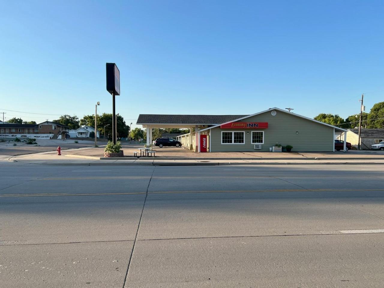 Economy Inn McCook