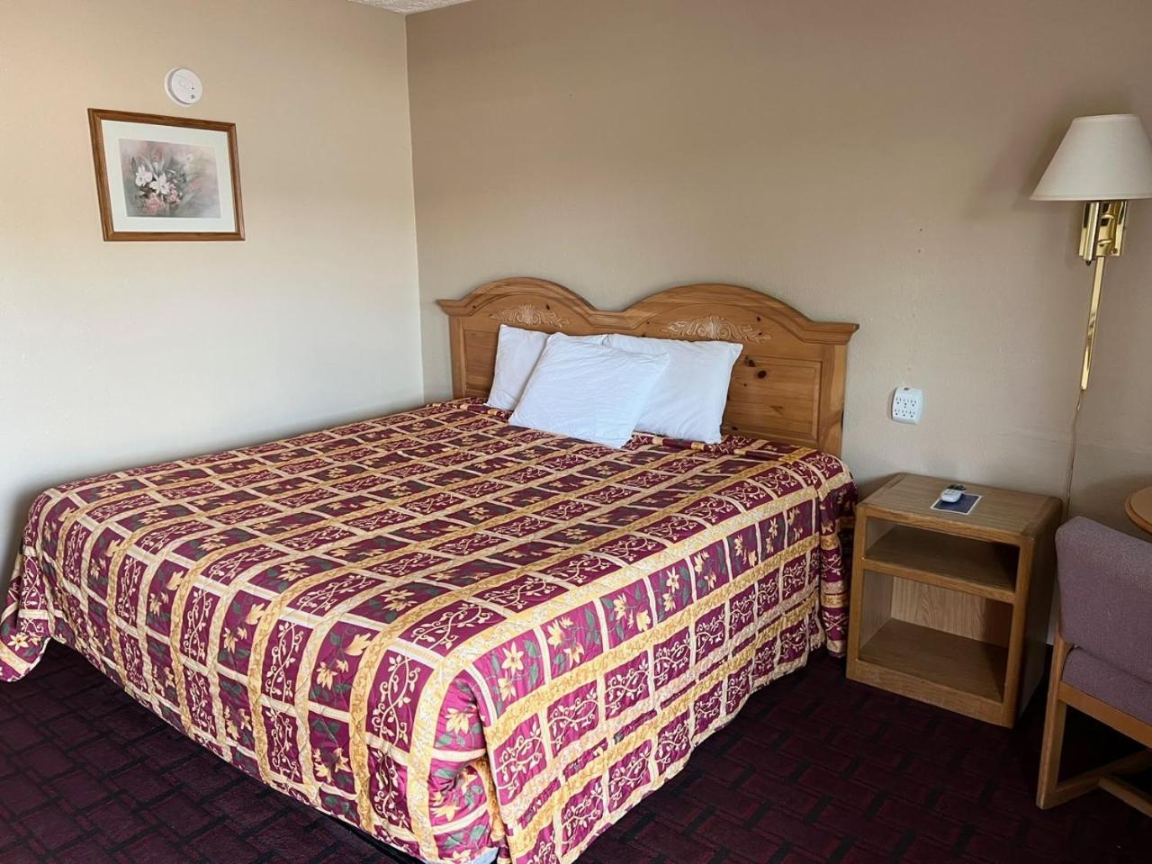 Economy Inn McCook