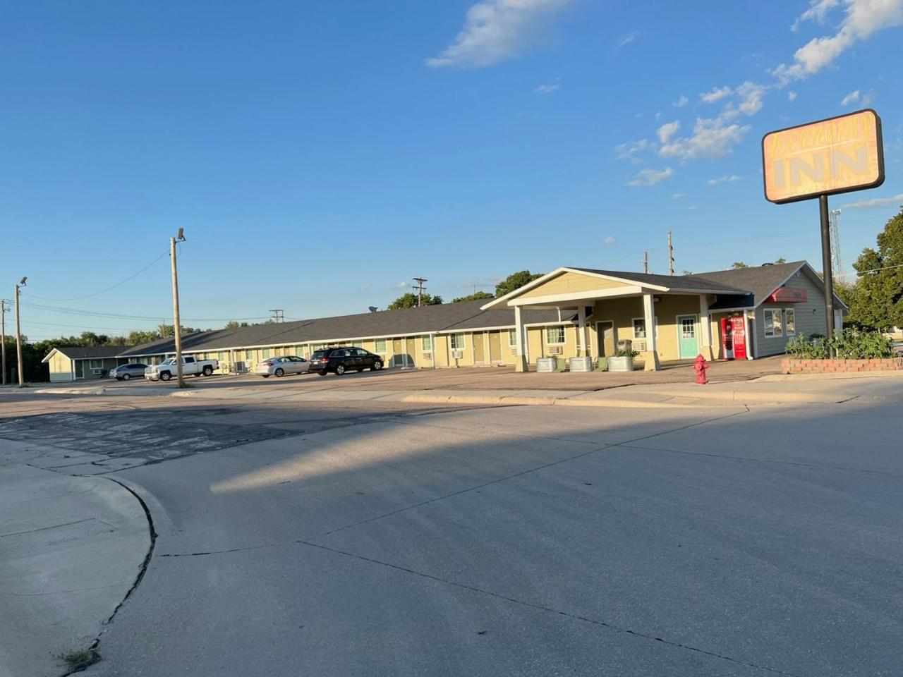 Economy Inn McCook