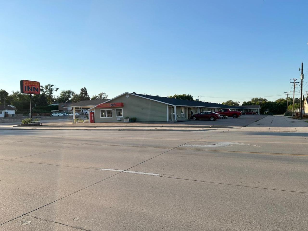 Economy Inn McCook