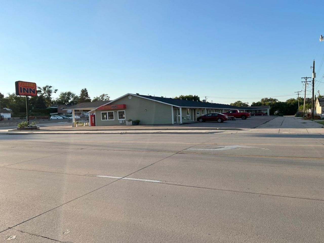 Economy Inn McCook
