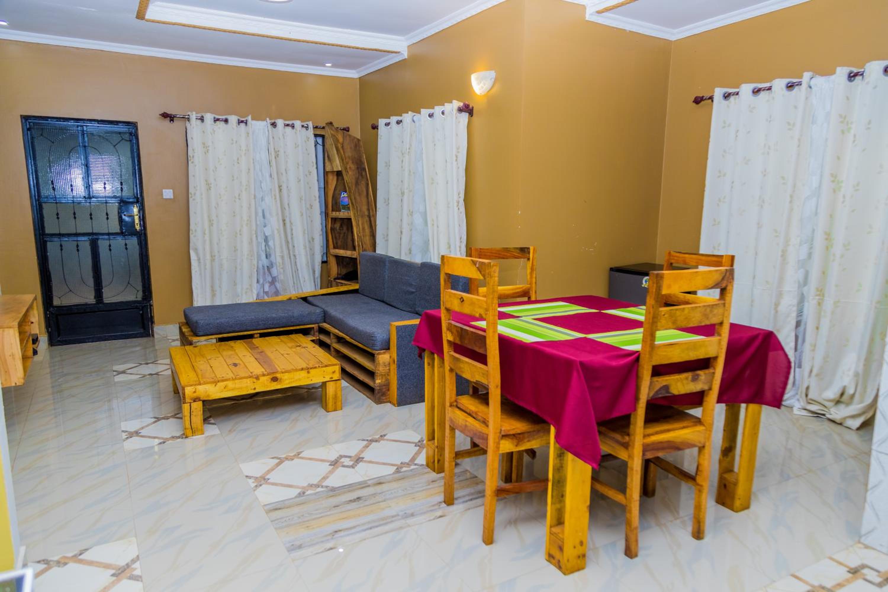 Maili 6 Private Apartments
