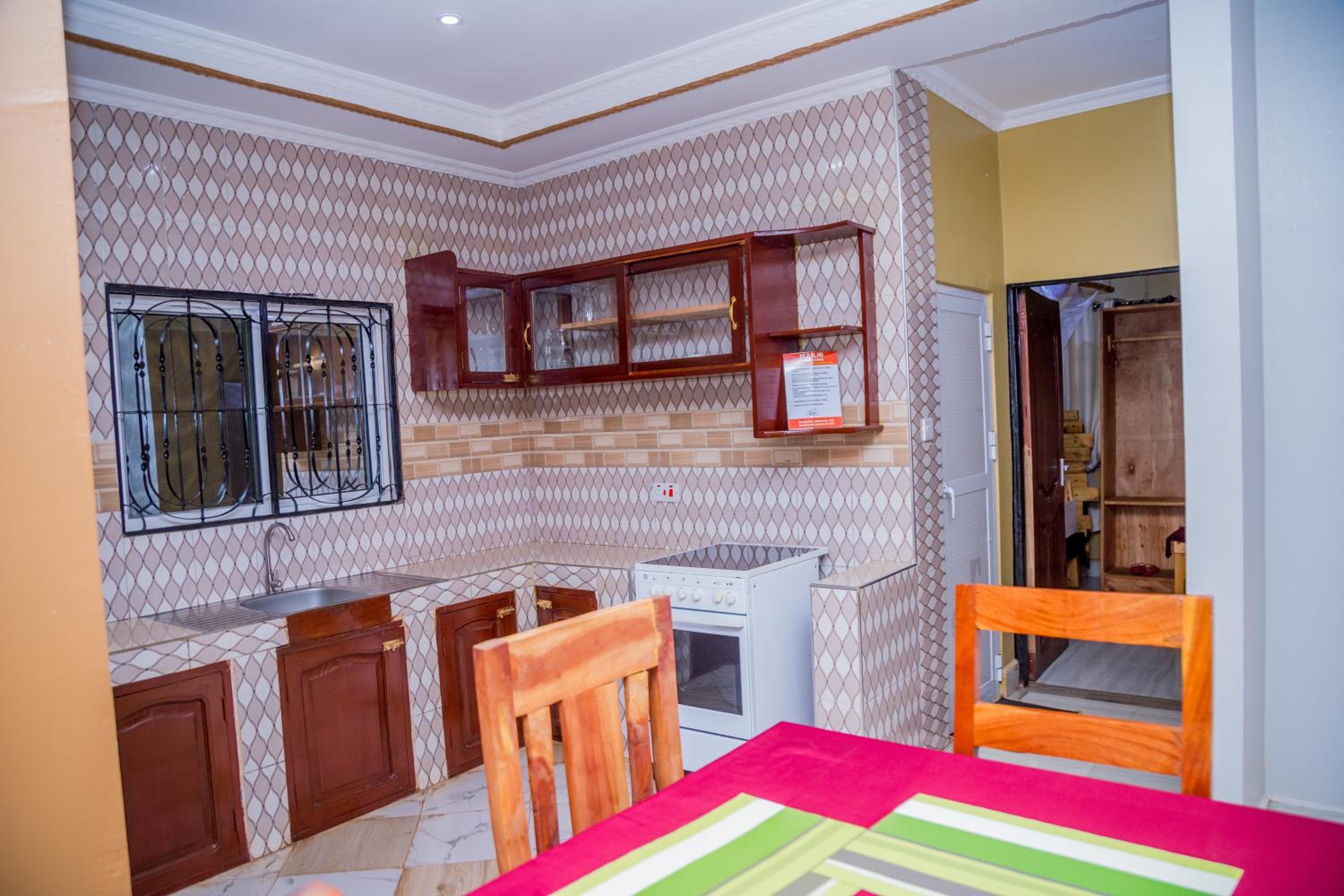Maili 6 Private Apartments