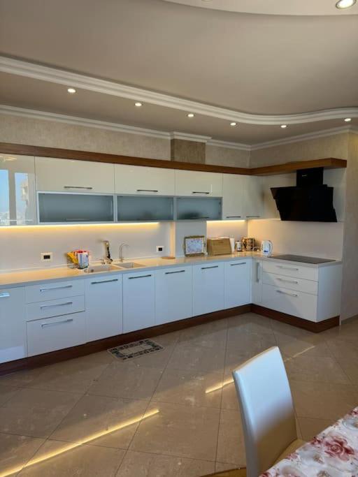 Chic Downtown Suite in Baku