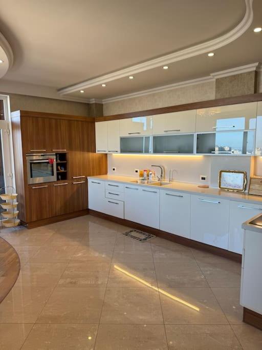 Chic Downtown Suite in Baku