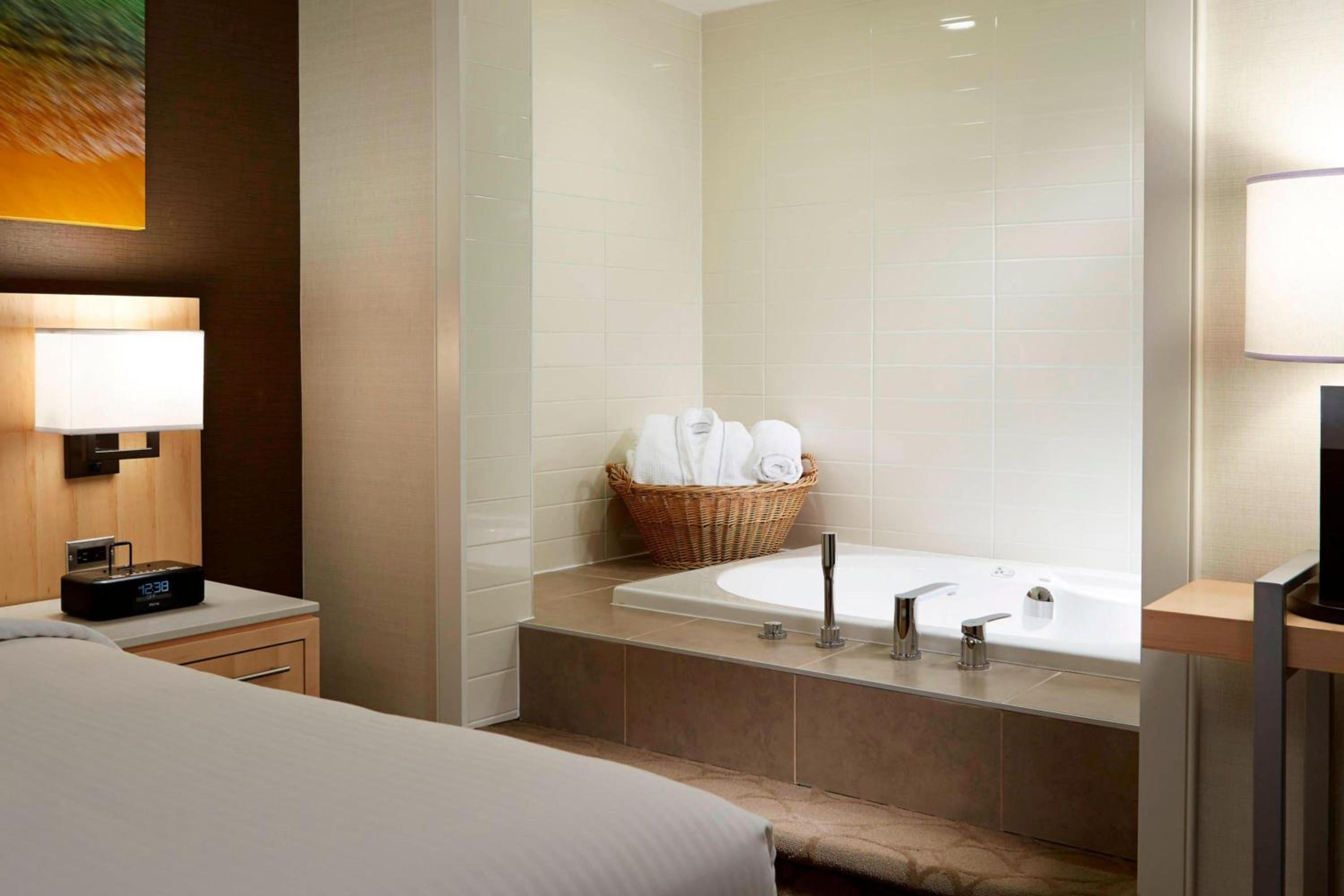 Charlottetown Vacations - Delta Hotels by Marriott Prince Edward - Property Image 12