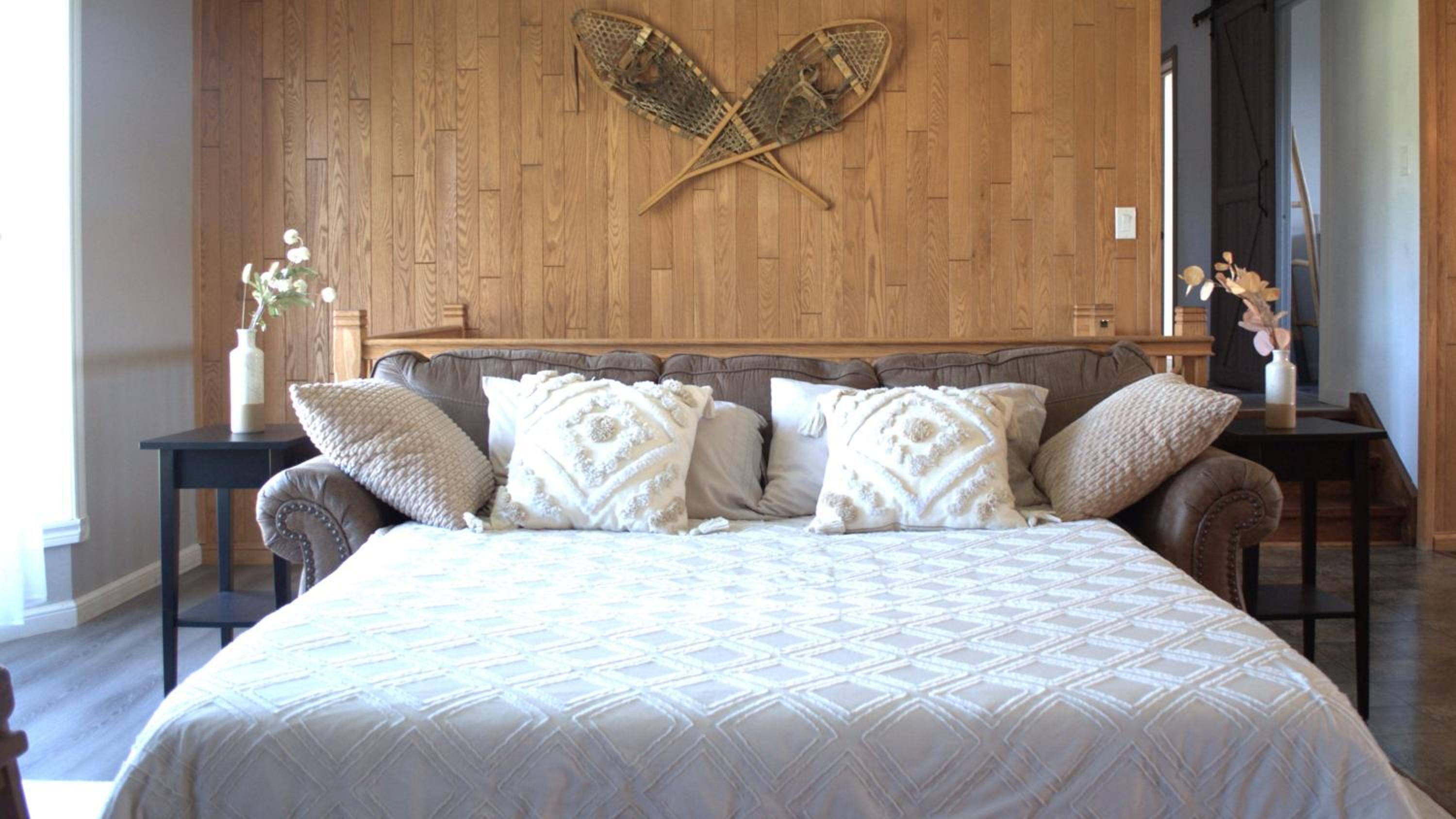 Exclusive Waterfront Cottage