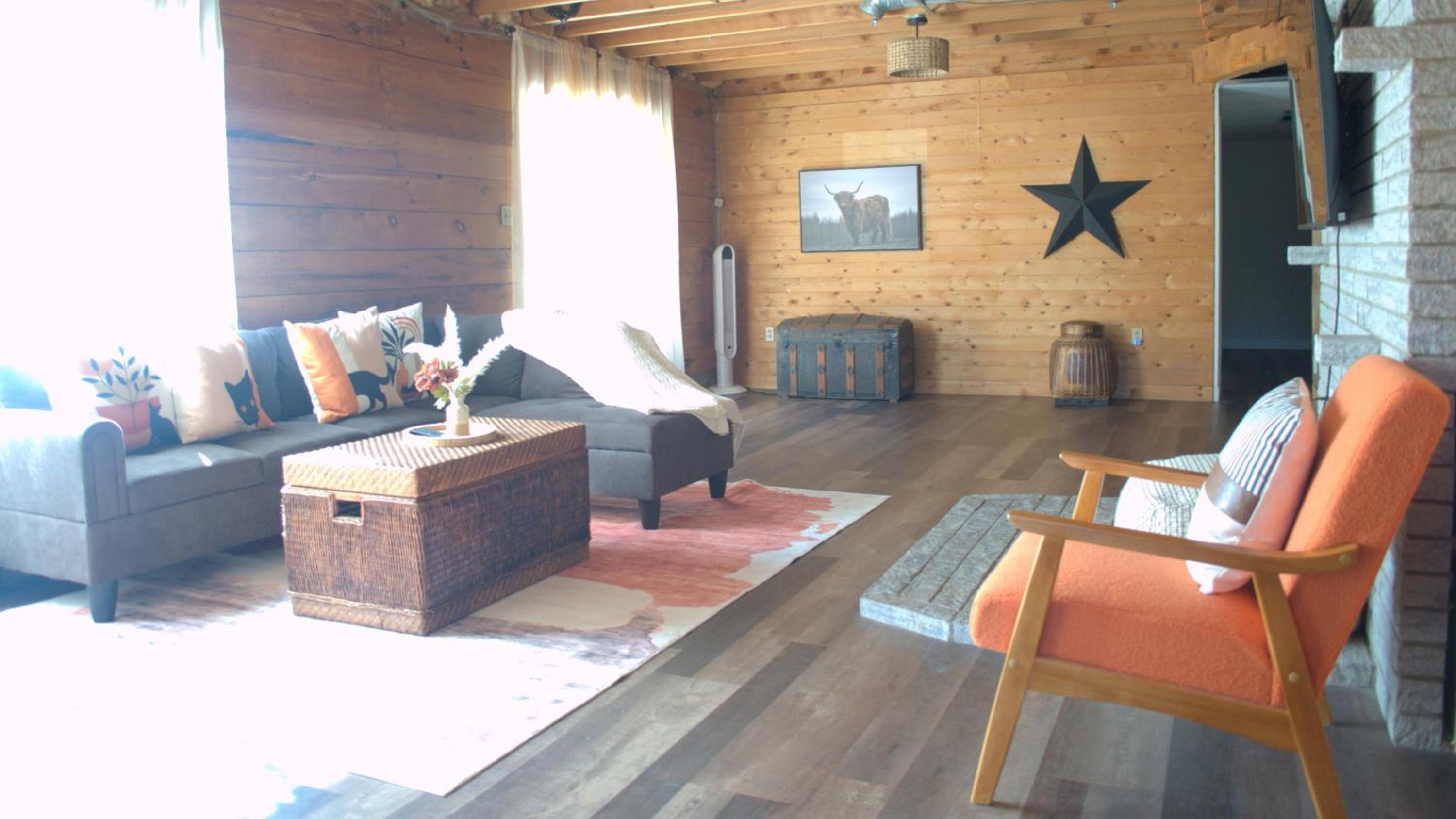 Exclusive Waterfront Cottage