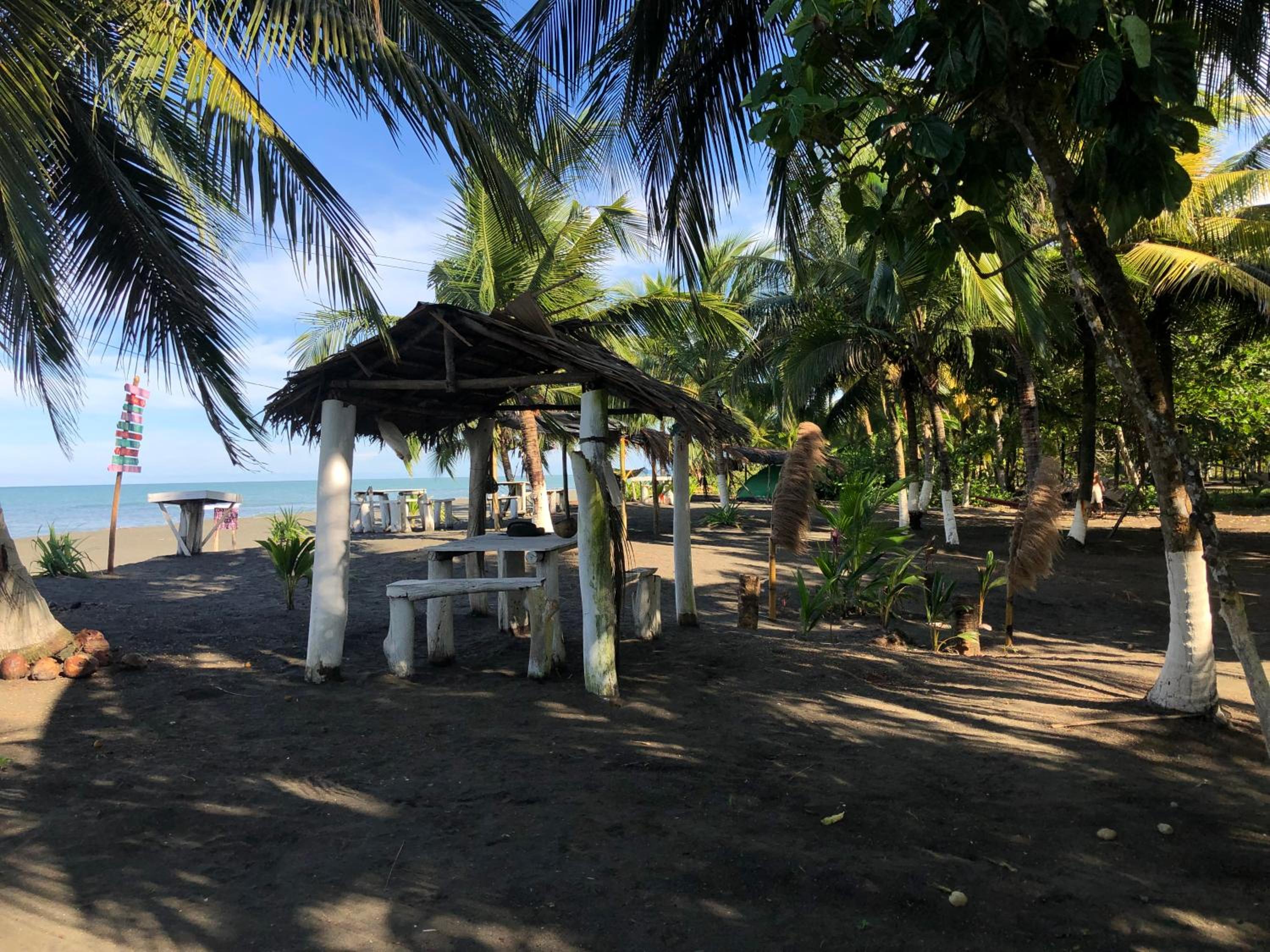 Camping Babsita-TIPI und Hütten und Stellplätze für Zelt und Camper direkt am Meer und See