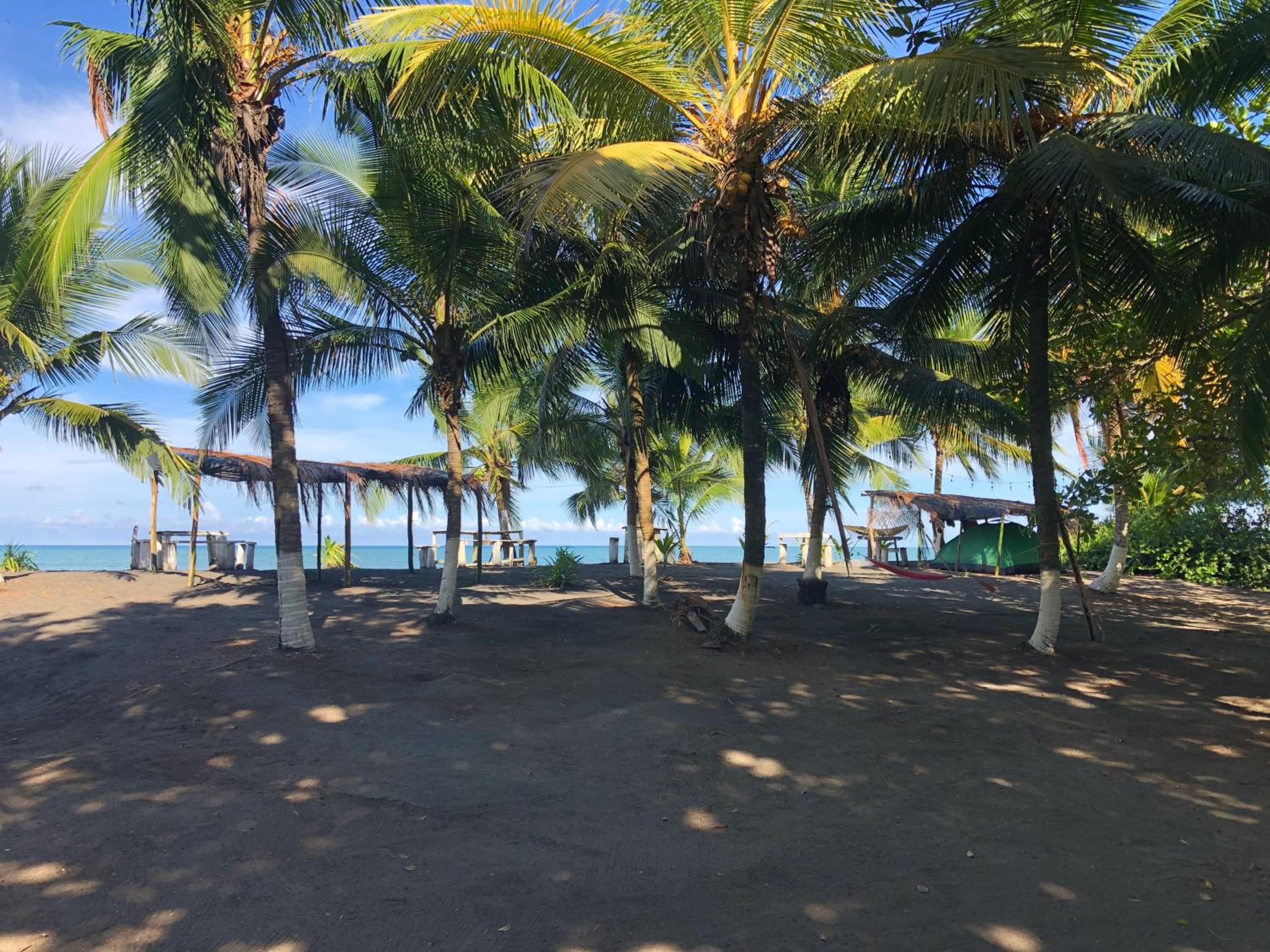Camping Babsita-TIPI und Hütten und Stellplätze für Zelt und Camper direkt am Meer und See