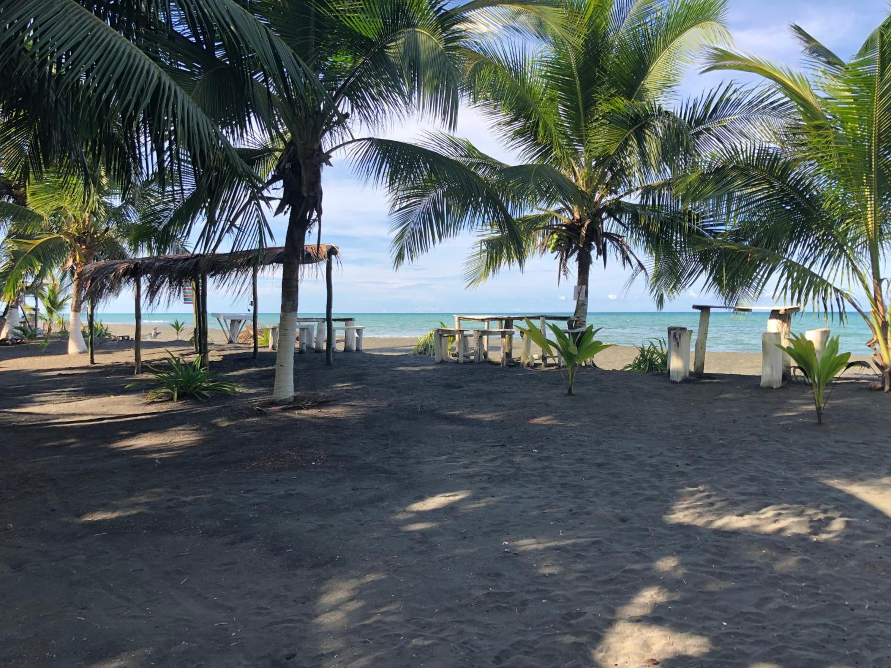 Camping Babsita-TIPI und Hütten und Stellplätze für Zelt und Camper direkt am Meer und See