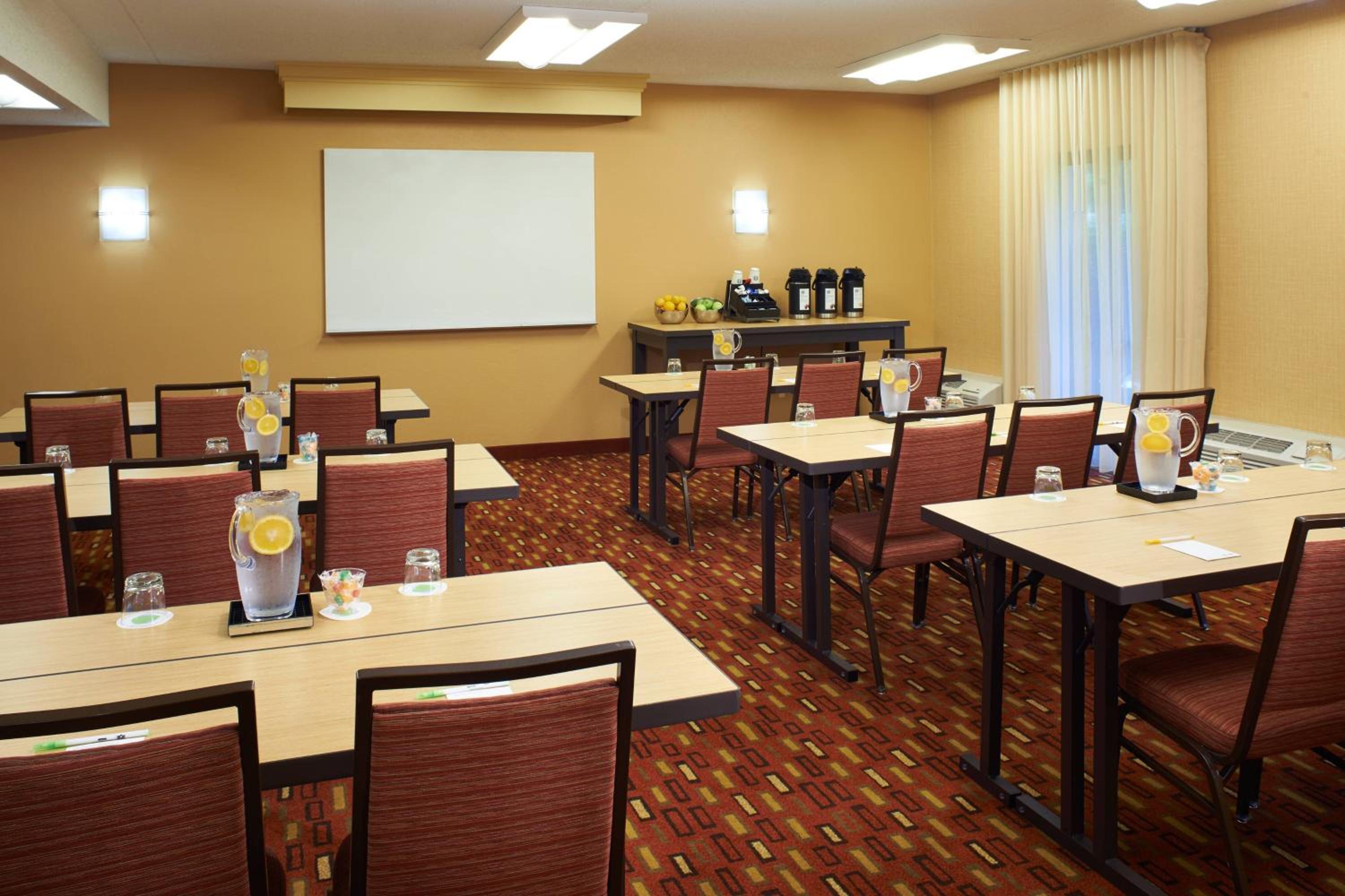 Lexington Vacations - Courtyard by Marriott Lexington North - Property Image 17