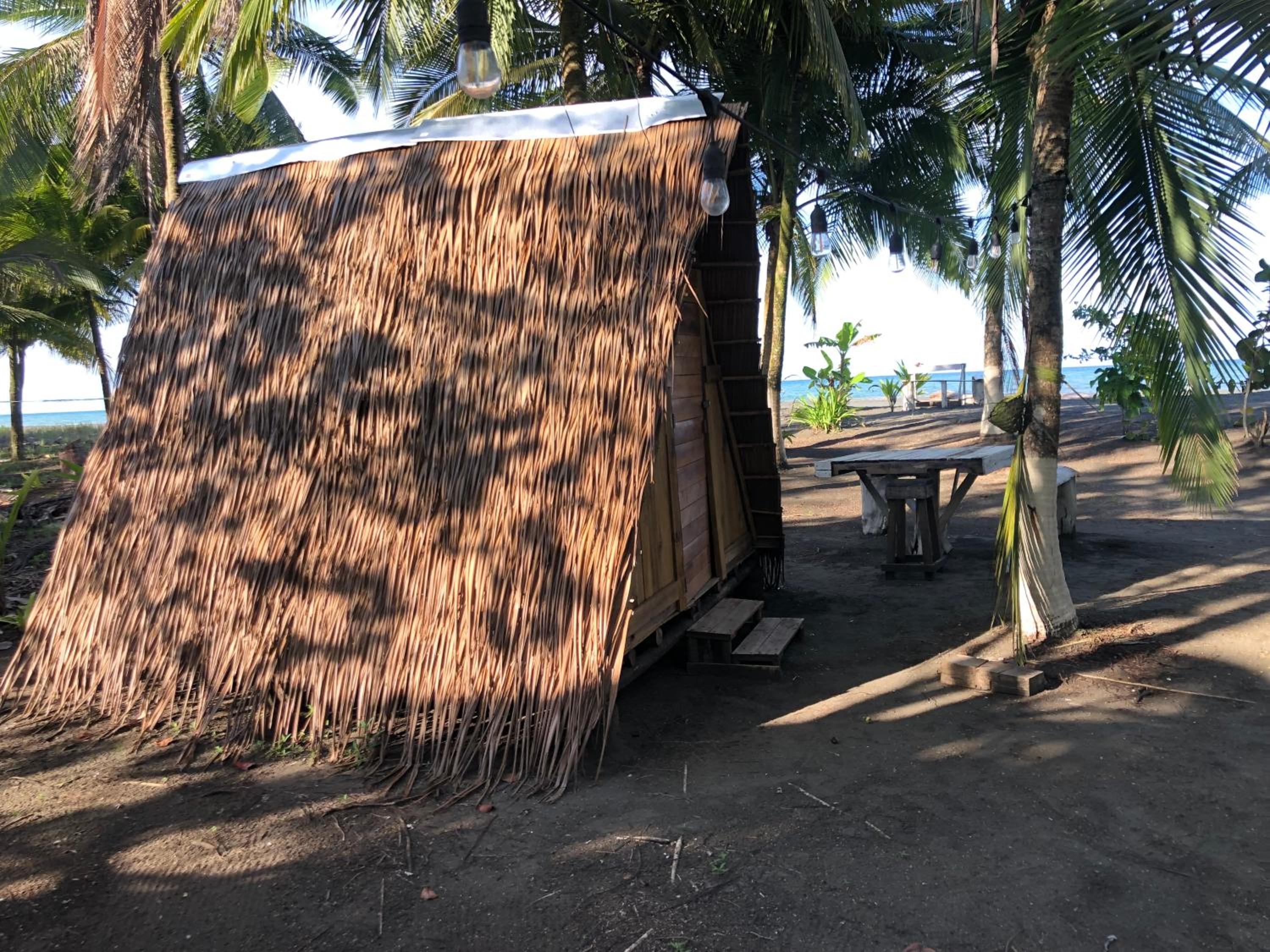 Camping Babsita-TIPI und Hütten und Stellplätze für Zelt und Camper direkt am Meer und See