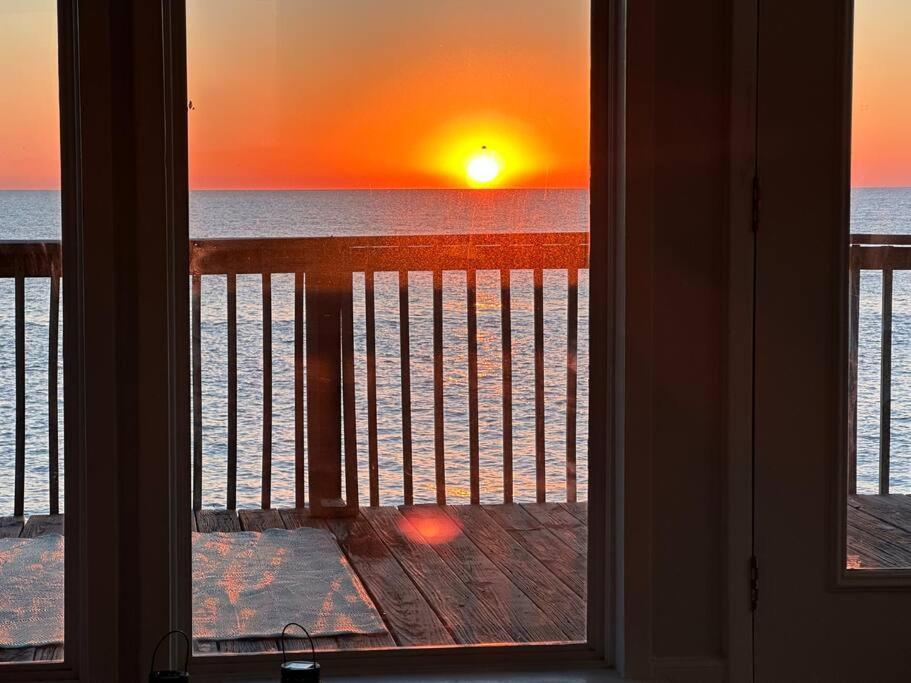 Sea 2 Believe! OceanFront! Pets Allowed view 4