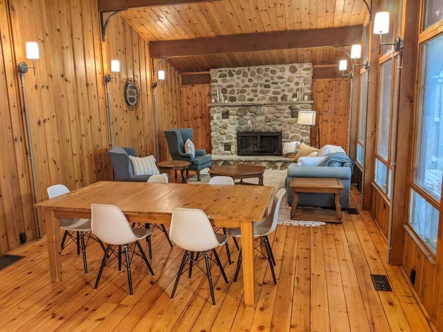Cozy Riverside Cottage in Caledon Alton