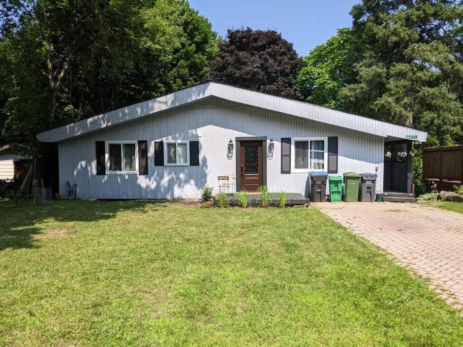 Cozy Riverside Cottage in Caledon Alton