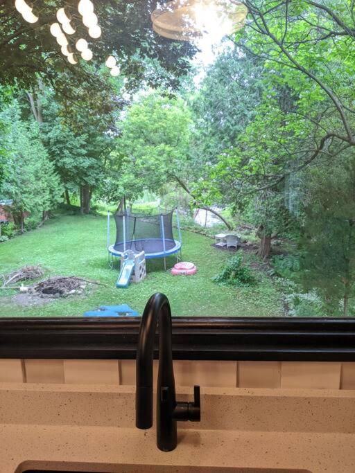 Cozy Riverside Cottage in Caledon Alton