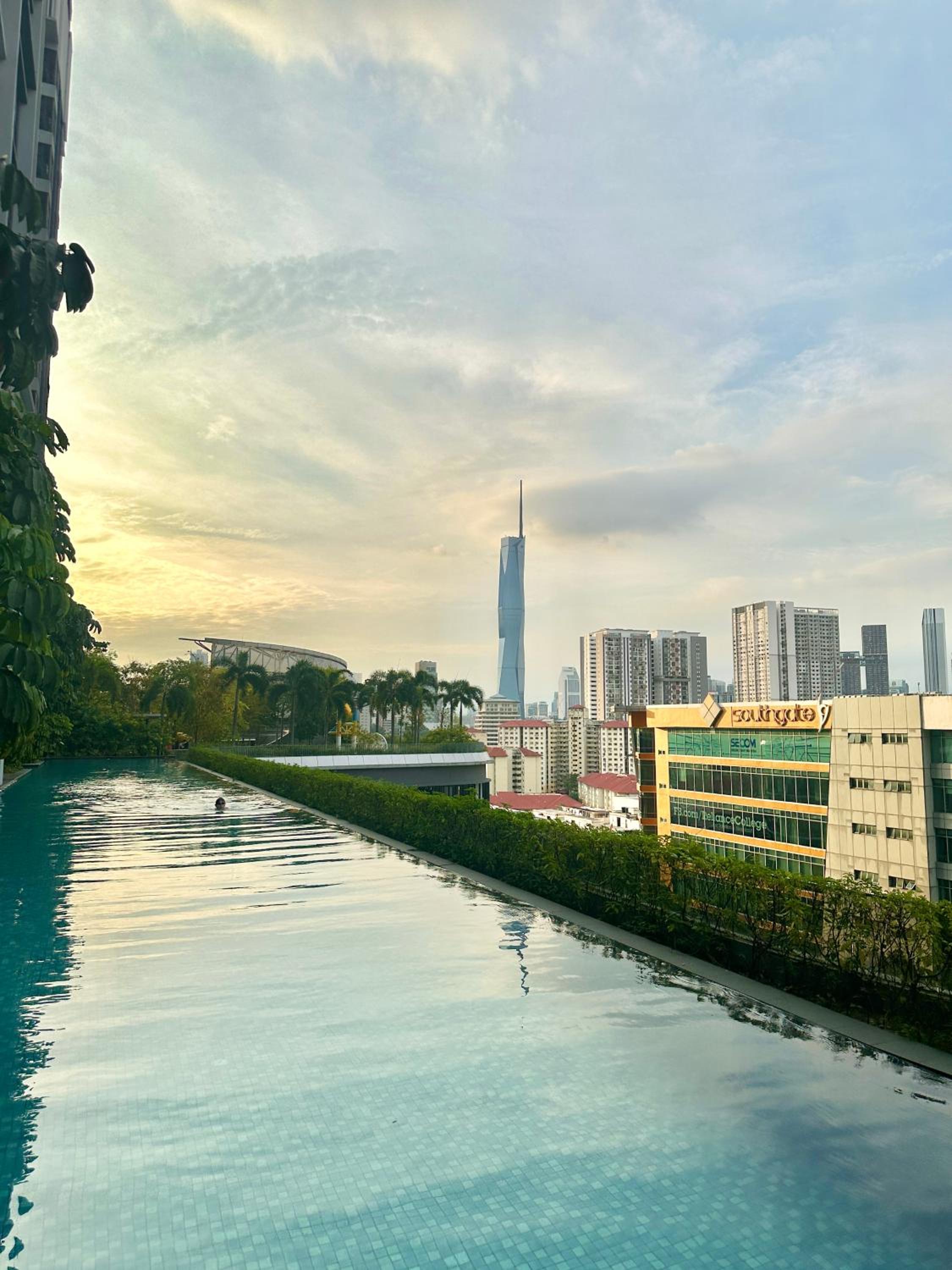 Trion Muji - Infinity Pool Near klcc, trx, mrt