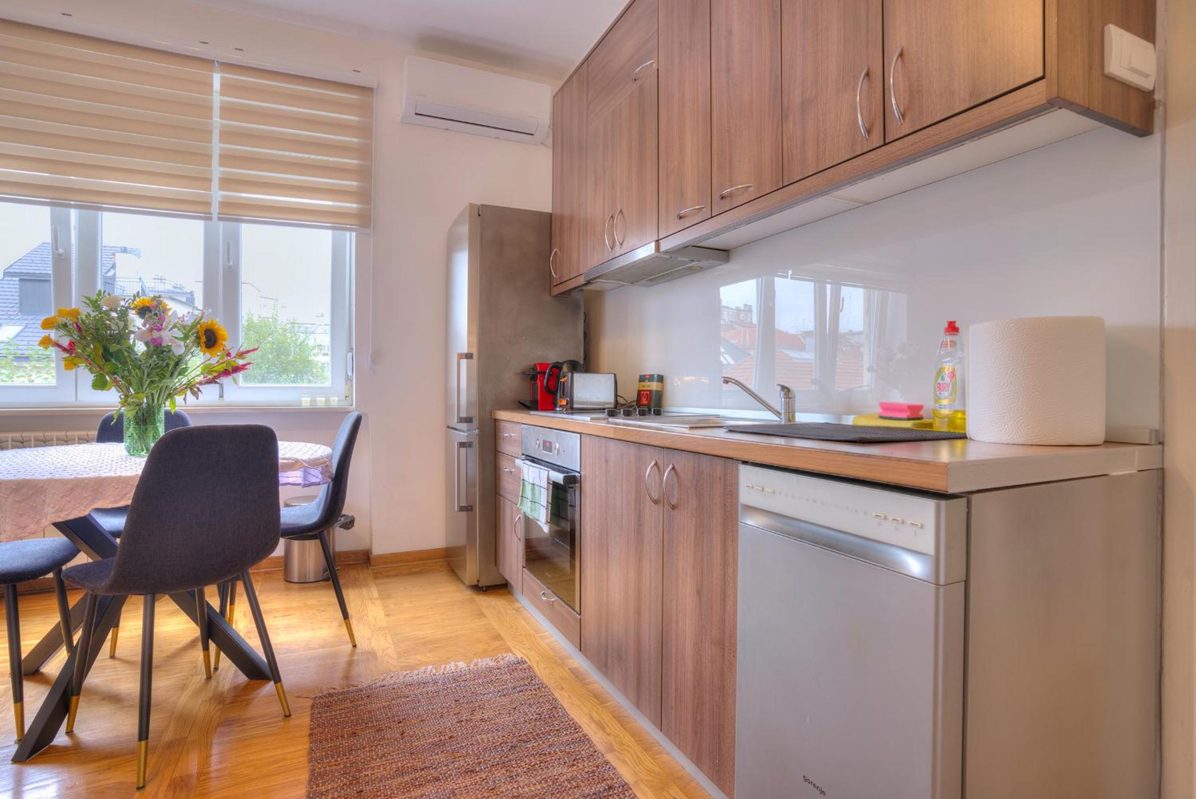 Vračar Central Apartment view 3