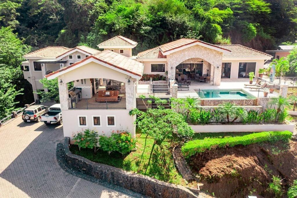 Luxurious 3 Bedroom Villa