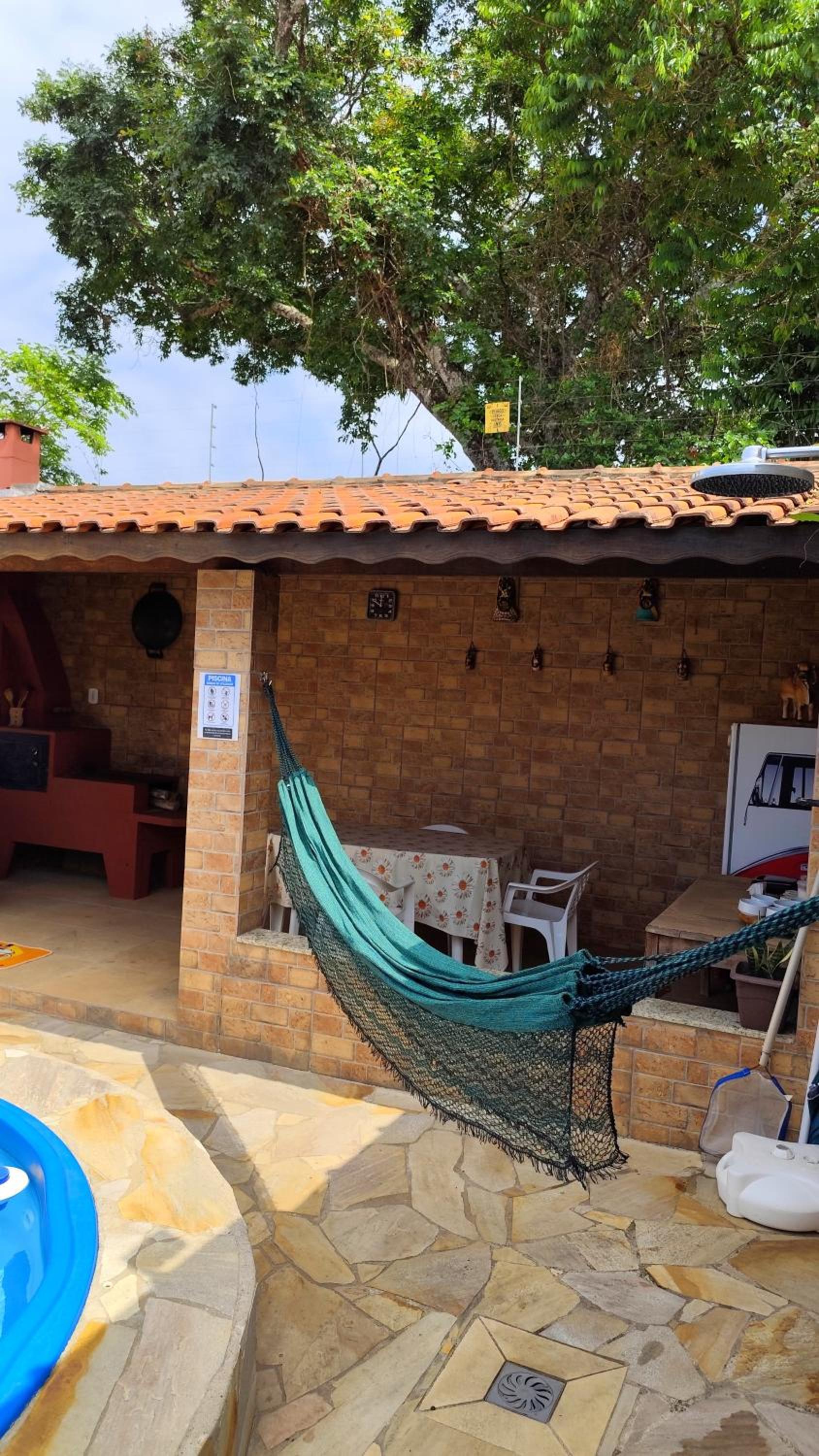 Casa Espaço Sara Piscina Aquecimento Solar total privacidade, área gourmet completa com churrasqueira fogão a lenha, a 5min do centro e do parque das águas